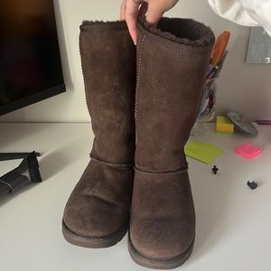 Dark brown tall Uggs size 6